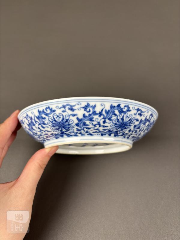 清雍正 青花缠枝西番莲纹盘 - 图3